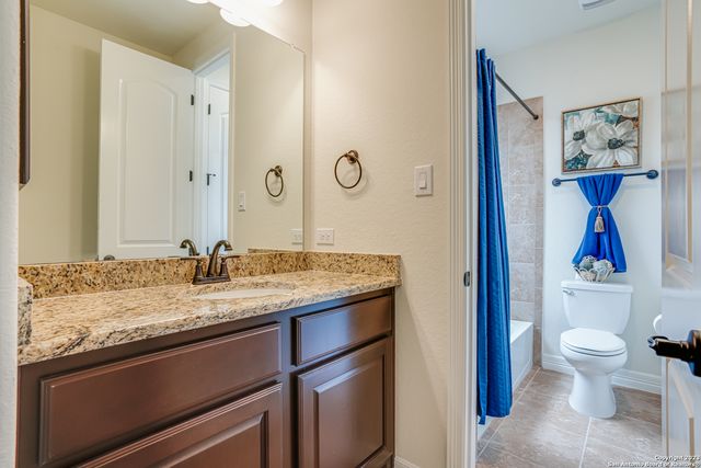 531 LILLY BLF, Castroville, TX 78009