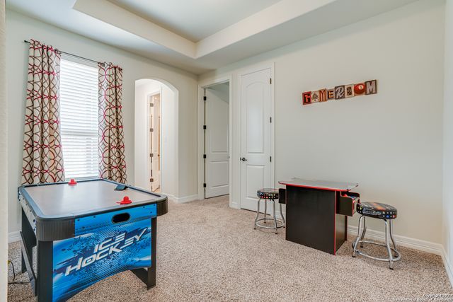 531 LILLY BLF, Castroville, TX 78009