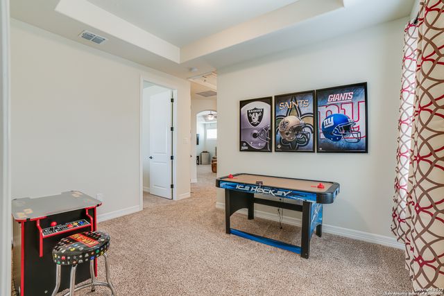 531 LILLY BLF, Castroville, TX 78009