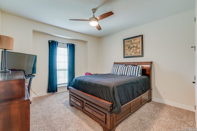 531 LILLY BLF, Castroville, TX 78009