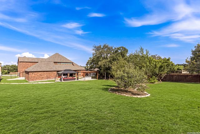 531 LILLY BLF, Castroville, TX 78009