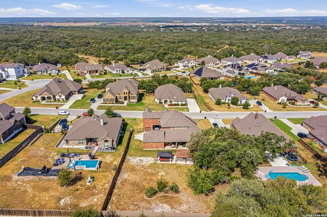 531 LILLY BLF, Castroville, TX 78009