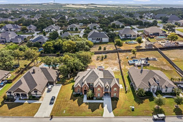 531 LILLY BLF, Castroville, TX 78009