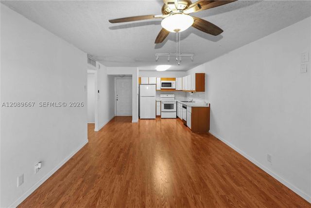 8005 Lake Dr 410, Doral, FL 33166