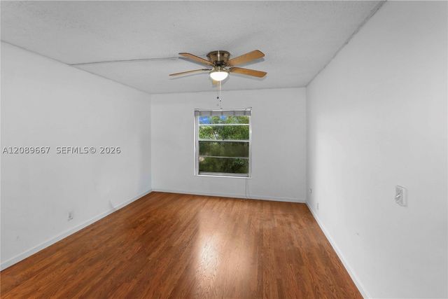 8005 Lake Dr 410, Doral, FL 33166