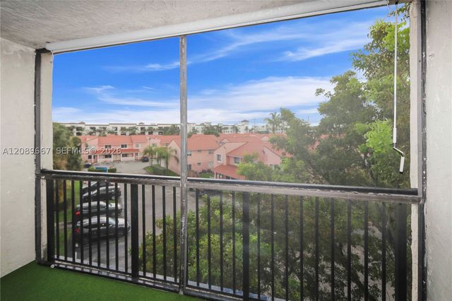 8005 Lake Dr 410, Doral, FL 33166