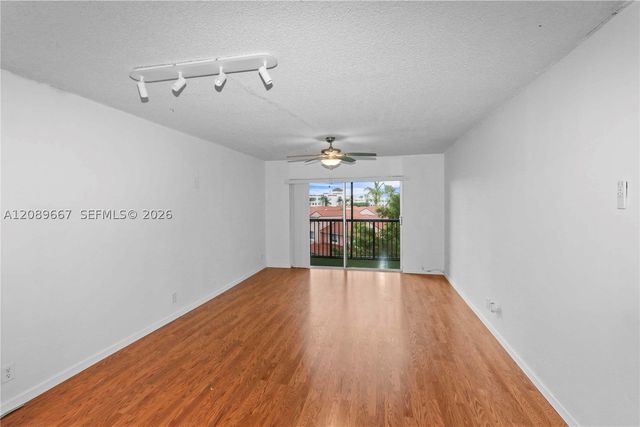 8005 Lake Dr 410, Doral, FL 33166