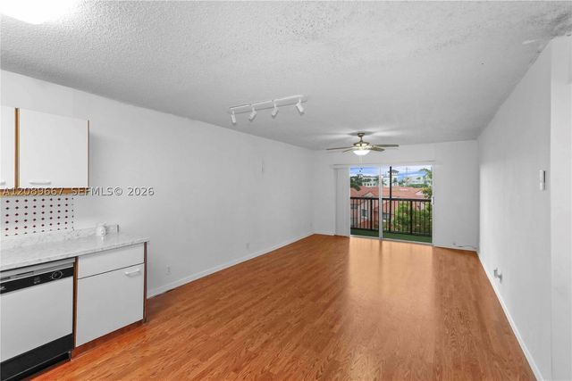 8005 Lake Dr 410, Doral, FL 33166