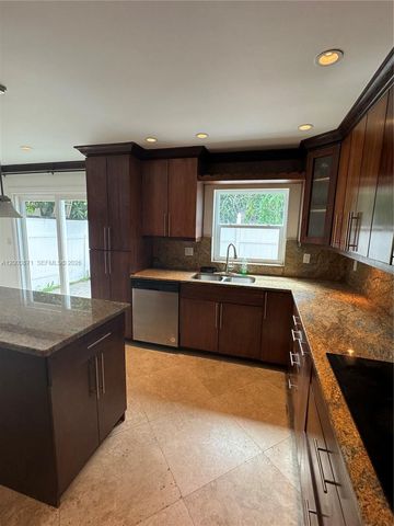 3920 Woodside Dr 2, Coral Springs, FL 33065