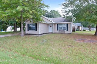 400 Somerset Cove, Jacksonville, NC 28546
