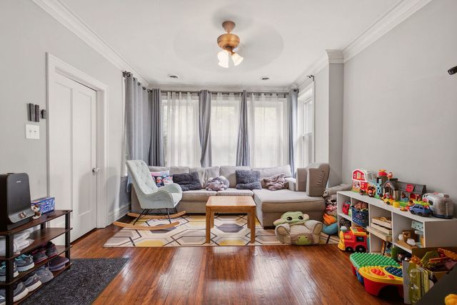 4934 S Kedvale Avenue, Chicago, IL 60632