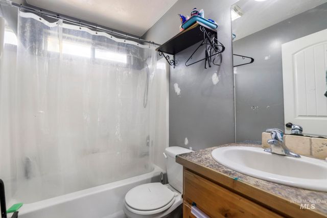 228 E Ave D, Jerome, ID 83338