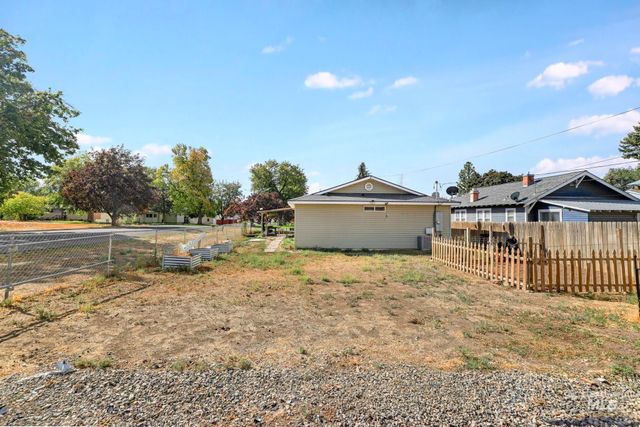 228 E Ave D, Jerome, ID 83338