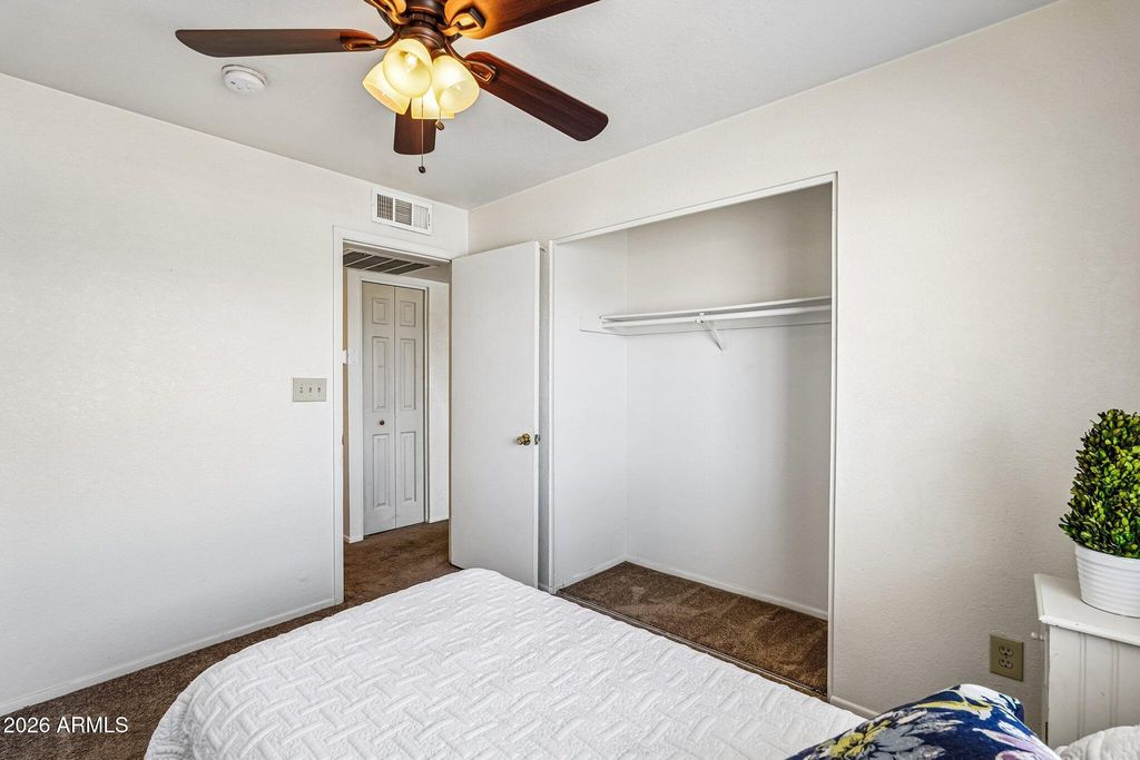 Image 15 of property listing at 7109 W IRONWOOD Drive, Peoria, AZ 85345