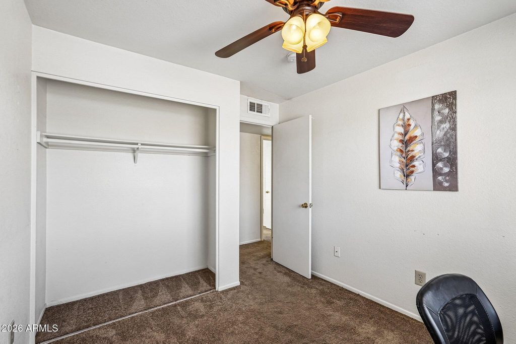 Image 18 of property listing at 7109 W IRONWOOD Drive, Peoria, AZ 85345