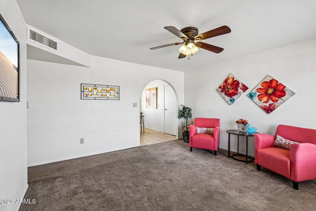 Image 7 of property listing at 7109 W IRONWOOD Drive, Peoria, AZ 85345