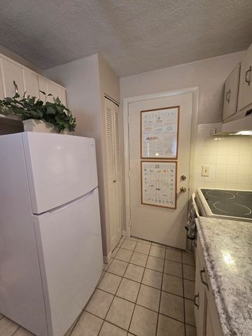 276 Albion Street 22, Wakefield, MA 01880