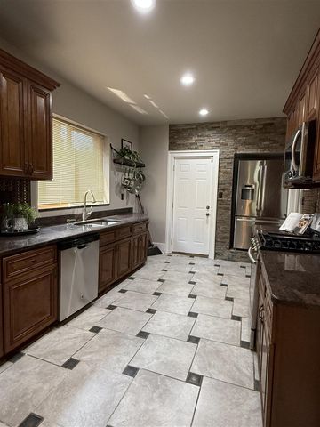 1646 W Chicago Boulevard, Detroit, MI 48206