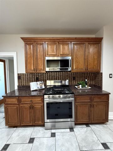 1646 W Chicago Boulevard, Detroit, MI 48206