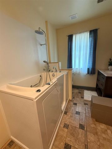 1646 W Chicago Boulevard, Detroit, MI 48206