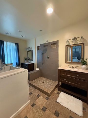 1646 W Chicago Boulevard, Detroit, MI 48206