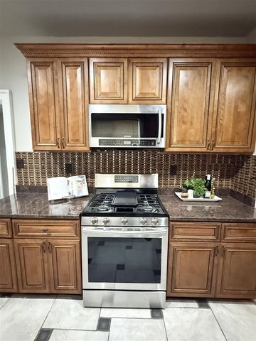 1646 W Chicago Boulevard, Detroit, MI 48206