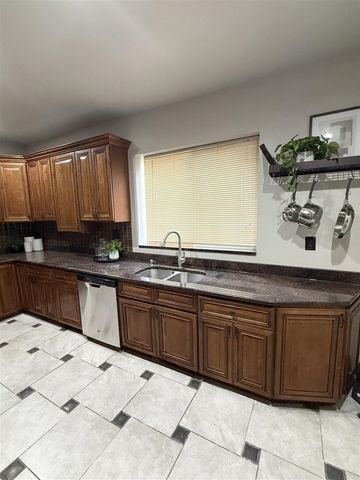 1646 W Chicago Boulevard, Detroit, MI 48206