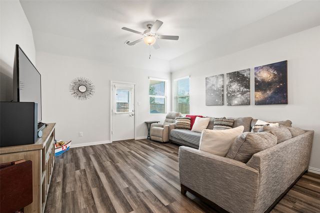 3016 Prairie Trail Avenue, Aubrey, TX 76227