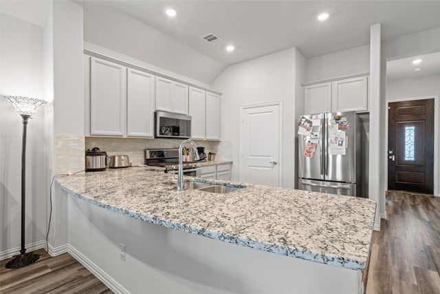 3016 Prairie Trail Avenue, Aubrey, TX 76227