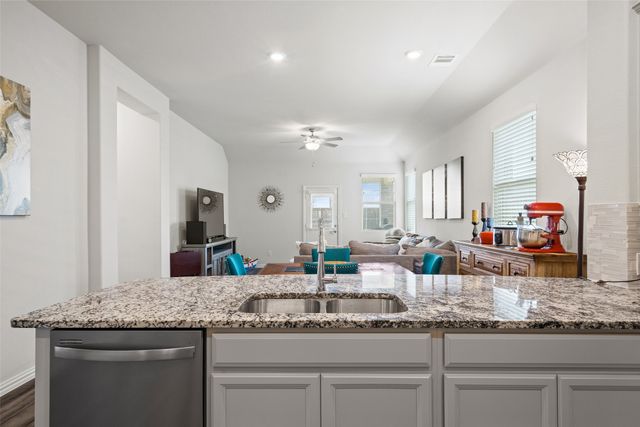 3016 Prairie Trail Avenue, Aubrey, TX 76227