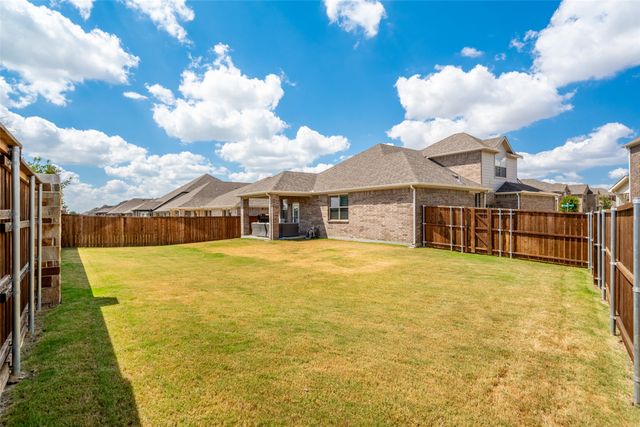 3016 Prairie Trail Avenue, Aubrey, TX 76227