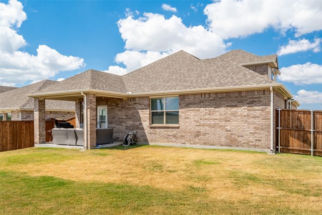 3016 Prairie Trail Avenue, Aubrey, TX 76227