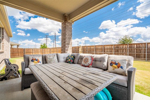 3016 Prairie Trail Avenue, Aubrey, TX 76227
