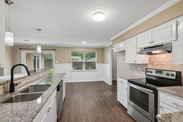 1707 Park Ridge Terrace, Arlington, TX 76012