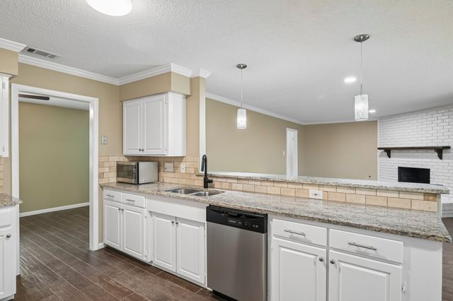 1707 Park Ridge Terrace, Arlington, TX 76012