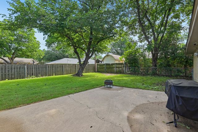 1707 Park Ridge Terrace, Arlington, TX 76012