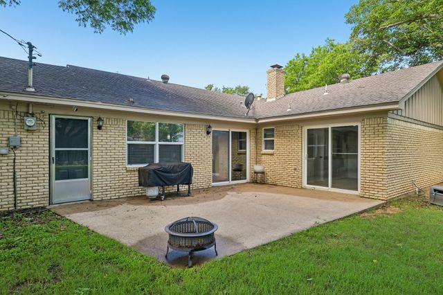 1707 Park Ridge Terrace, Arlington, TX 76012