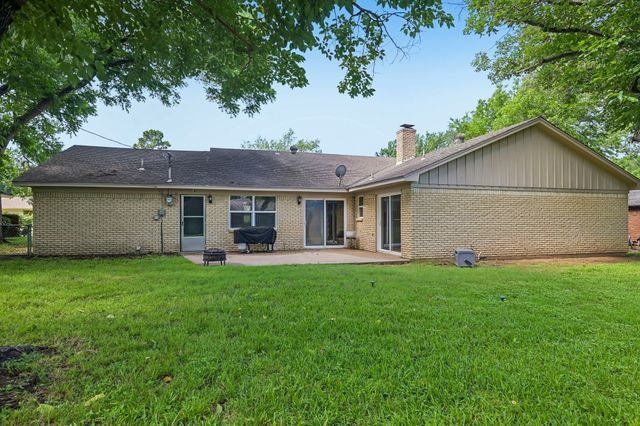 1707 Park Ridge Terrace, Arlington, TX 76012