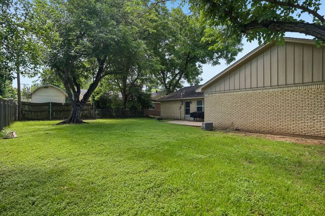 1707 Park Ridge Terrace, Arlington, TX 76012