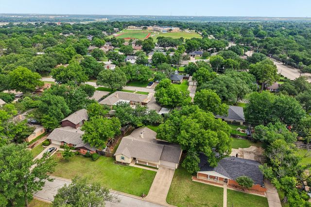 1707 Park Ridge Terrace, Arlington, TX 76012