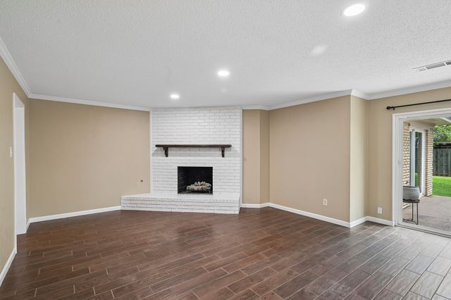1707 Park Ridge Terrace, Arlington, TX 76012