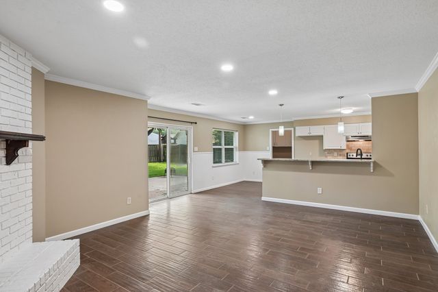 1707 Park Ridge Terrace, Arlington, TX 76012