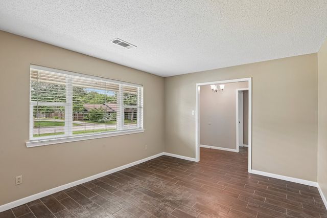 1707 Park Ridge Terrace, Arlington, TX 76012