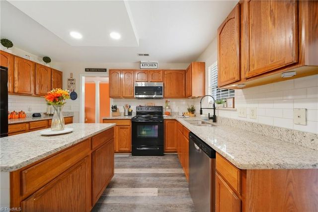 2231 Ballingarry Drive, Statesville, NC 28625