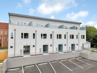 113 E Oldham 103, Knoxville, TN 37917