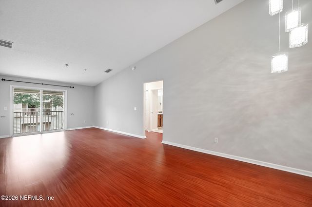 7036 DEER LODGE Circle 106, Jacksonville, FL 32256