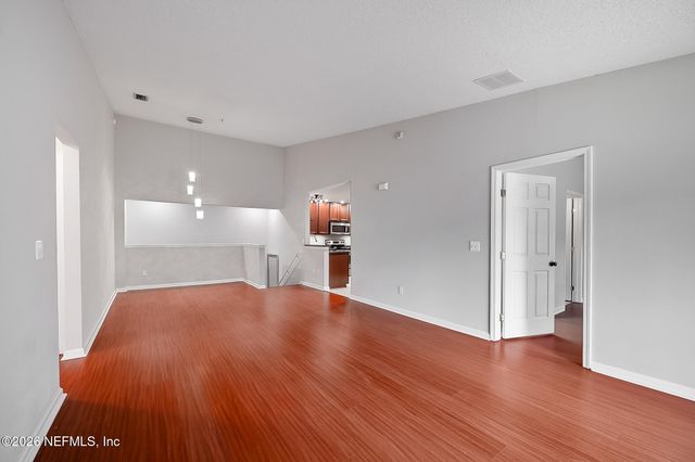 7036 DEER LODGE Circle 106, Jacksonville, FL 32256