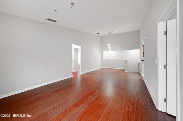 7036 DEER LODGE Circle 106, Jacksonville, FL 32256