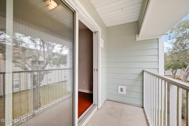 7036 DEER LODGE Circle 106, Jacksonville, FL 32256