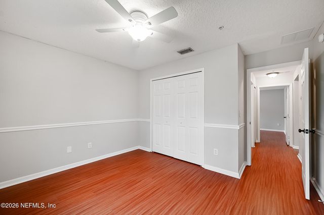 7036 DEER LODGE Circle 106, Jacksonville, FL 32256